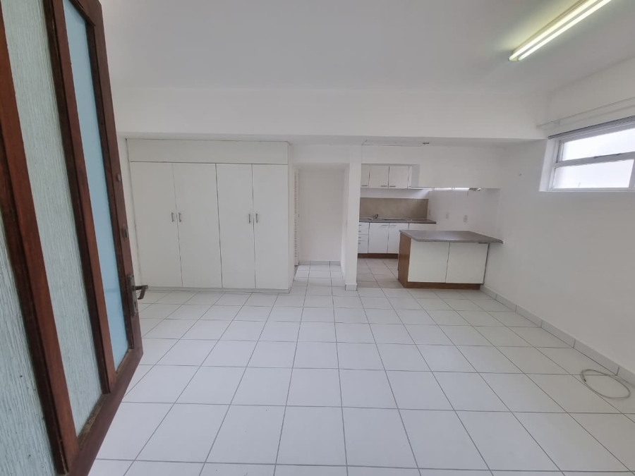 To Let 0 Bedroom Property for Rent in Sea Point Western Cape